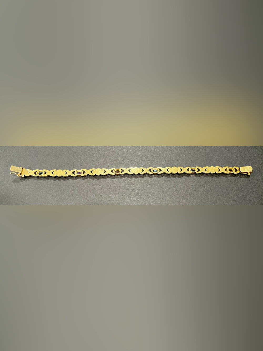 18K Gold Vintage “XO” Infinity bracelet, Italy, 8in, 15g, Bevel set gemstones - Picture 8 of 11